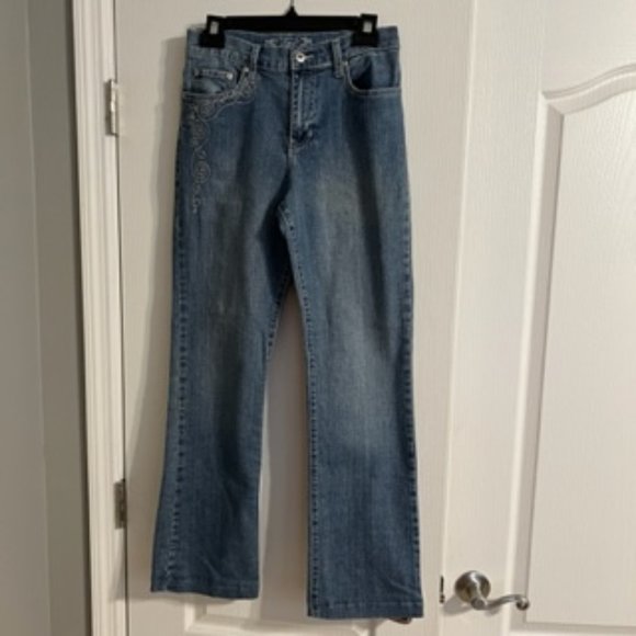 Zena Women's Embroidered Jeans 4 - Picture 13 of 14